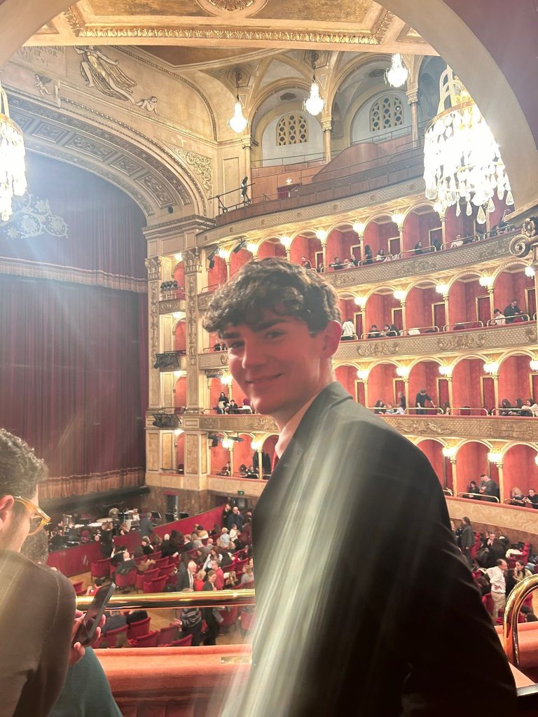 Pietro, la voce  del liceo scientifico